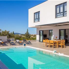 4 Bedroom Villa with Pool near Milna, Brac Island Sleeps 8 